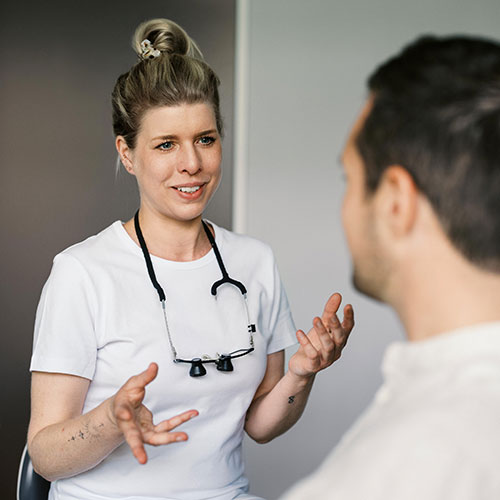 Dr. Anne-Katrin Grote Zahnarzt Oberkassel Beratung Praxis Prinzenpark